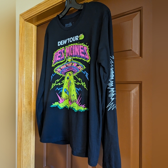 Mtn Dew Tour Skateboard top - Picture 4 of 12